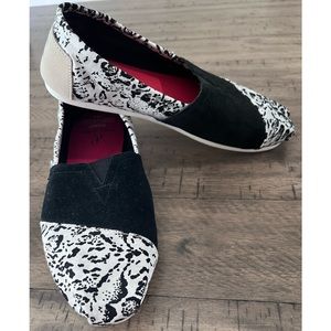 Brand New Toms X Prabal Gurung - size 9.5